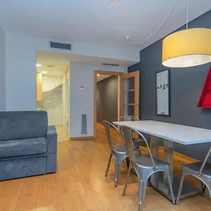 https://modern-and-bright-duplex-apartment-in-eixample-4-3.topbarcelonahotels.com